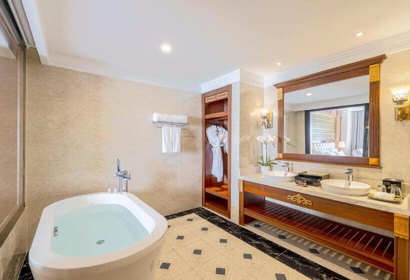 سوئیت اجرایی با چشمانداز دریا, Dlg Hotel Danang