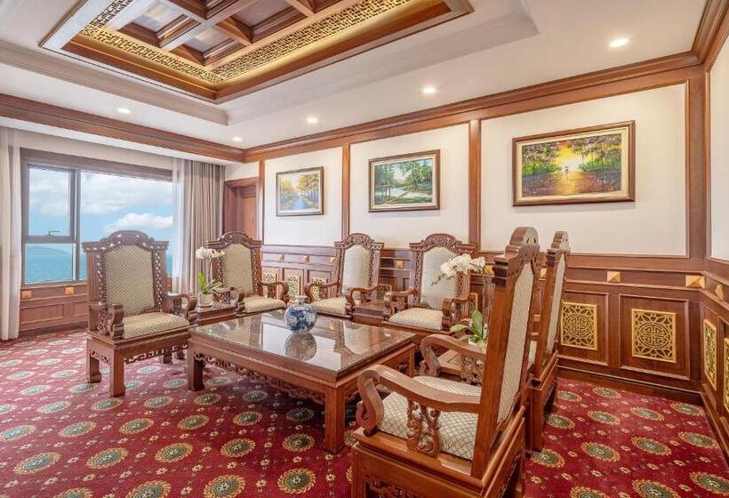 سوئیت پرزیدنت, Dlg Hotel Danang