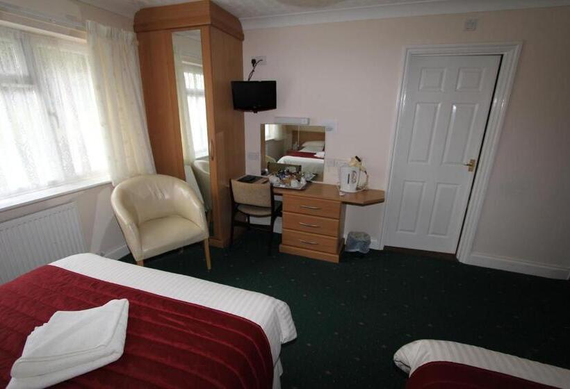 패밀리 룸, The Cedars