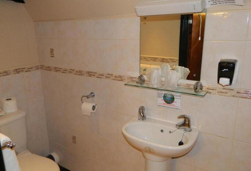 패밀리 룸, The Cedars