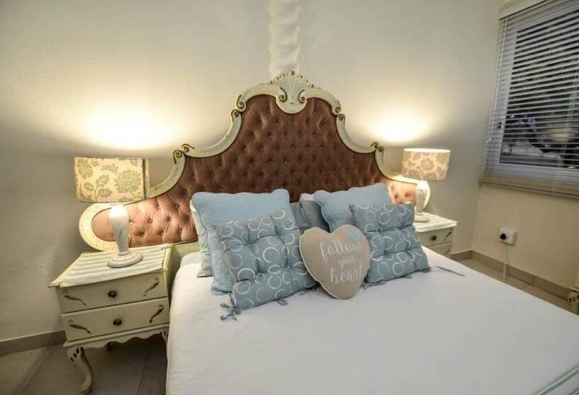디럭스 룸, The Rest Guest House