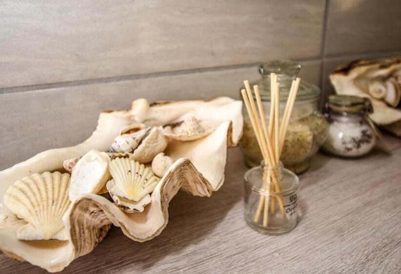 Номер Deluxe, The Rest Guest House