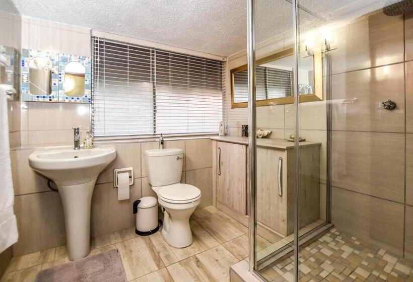 Номер Deluxe, The Rest Guest House