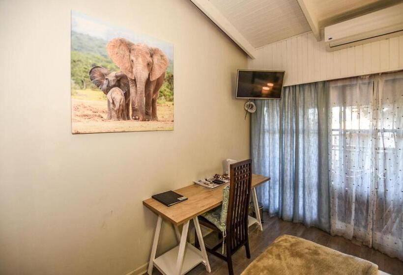 Номер Deluxe, The Rest Guest House