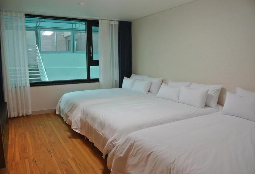 标准三人间, Jeju Noblesse