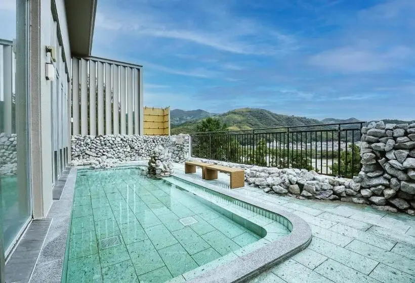 اتاق اکونومی, Kamenoi Hotel Kochi