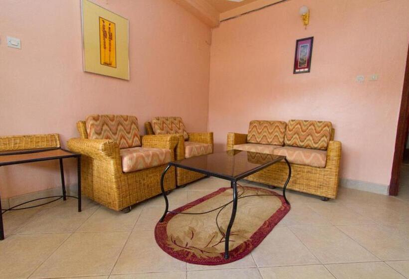 اتاق سوپریور, Kings Hospitality Centre