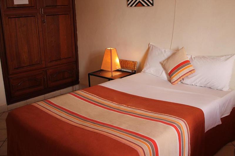 اتاق استاندارد یک نفره, Kings Hospitality Centre