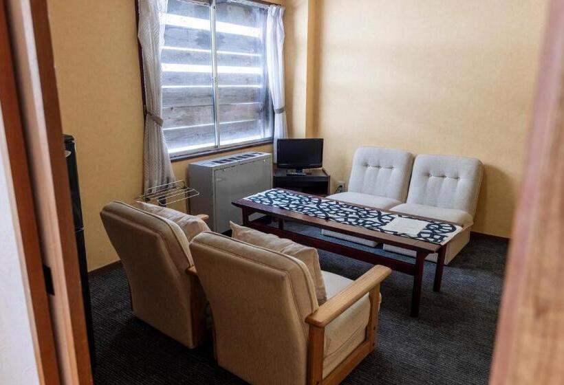 חדר סטנדרט לארבעה, Kogakuro