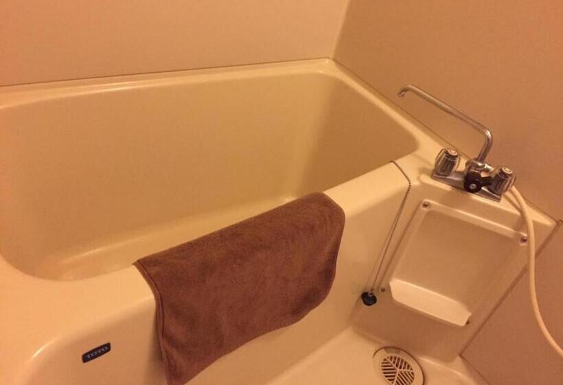 חדר סטנדרט לארבעה, Kogakuro