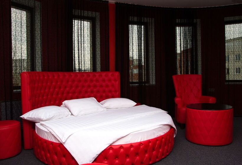 标准工作室, Marton Gordeevsky