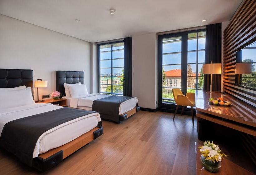 اتاق لوکس با چشم‌انداز دریا, Metropolitan Hotels Bosphorus   Special Category