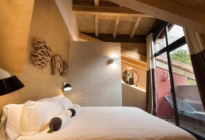 اتاق استاندارد با وان آب گرم, Rural Sagarlore