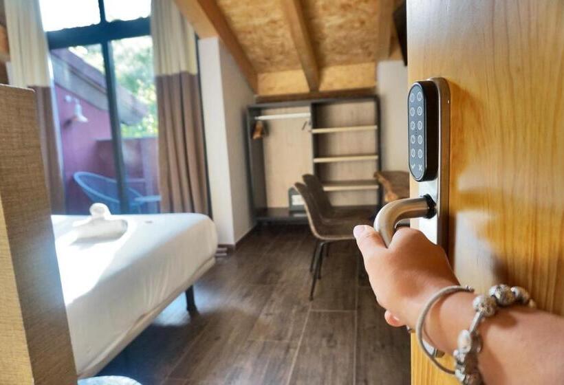 اتاق استاندارد با وان آب گرم, Rural Sagarlore