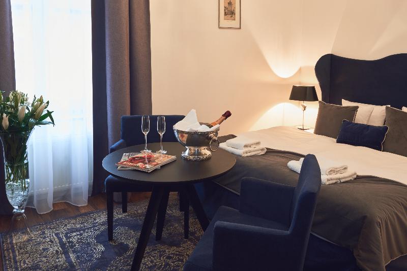 غرفة قياسية, Shalom Kazimierz