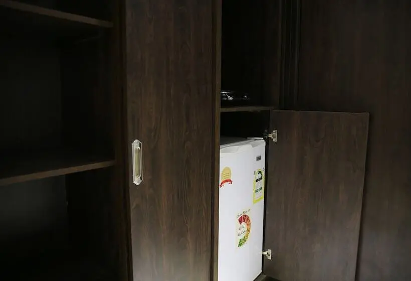 اتاق خانوادگی, Snood Alazama