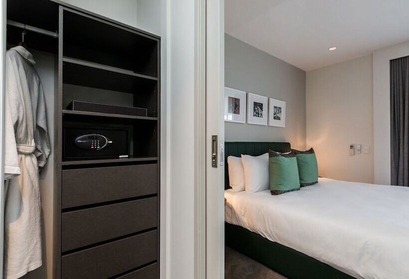 استودیوی لوکس, The Branksome Hotel & Residences