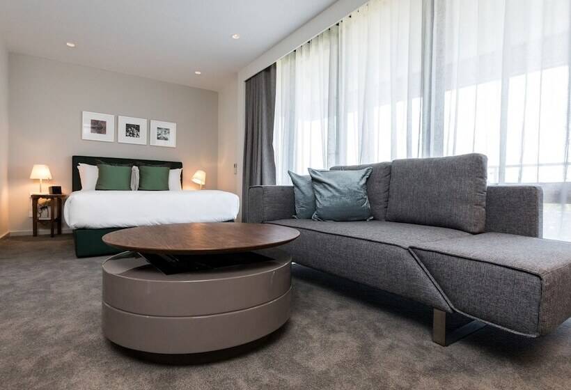 استودیوی لوکس, The Branksome Hotel & Residences