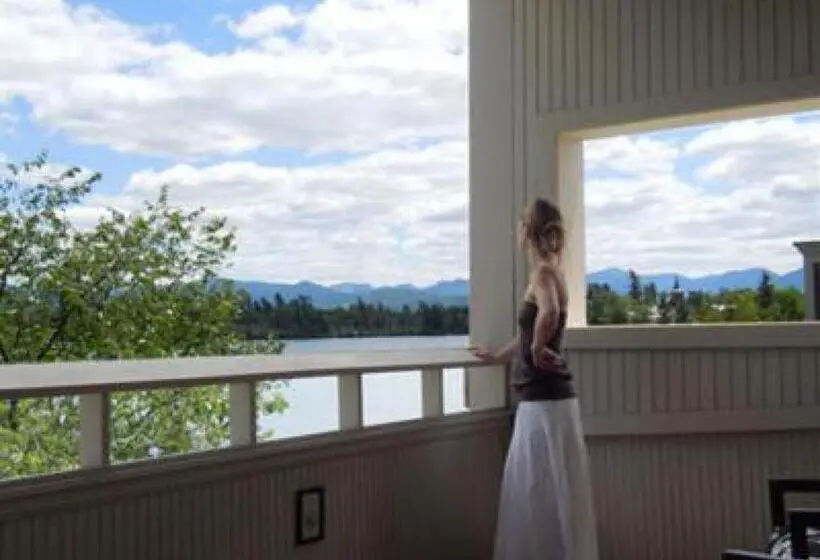 デラックススイート, The Haus On Mirror Lake