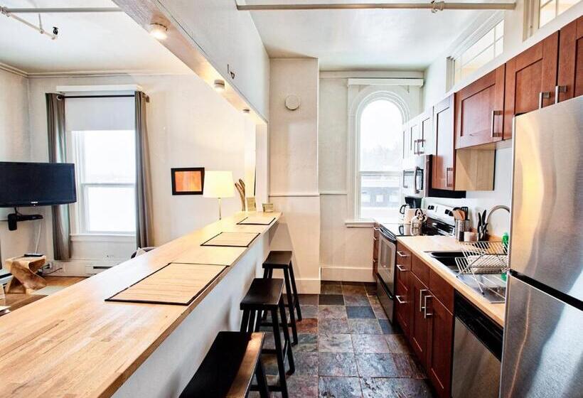 شقة سوبريور غرفة واحدة, The Haus On Mirror Lake