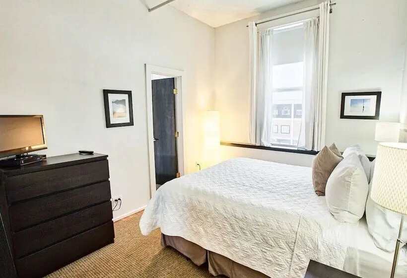 スタンダード４人部屋, The Haus On Mirror Lake
