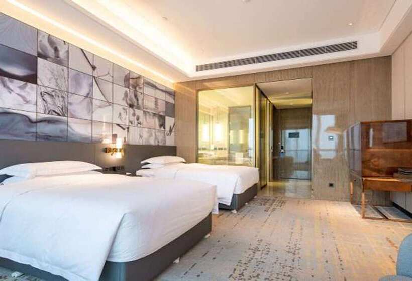 Номер Superior, Wyndham Grand Suzhou Fenhu