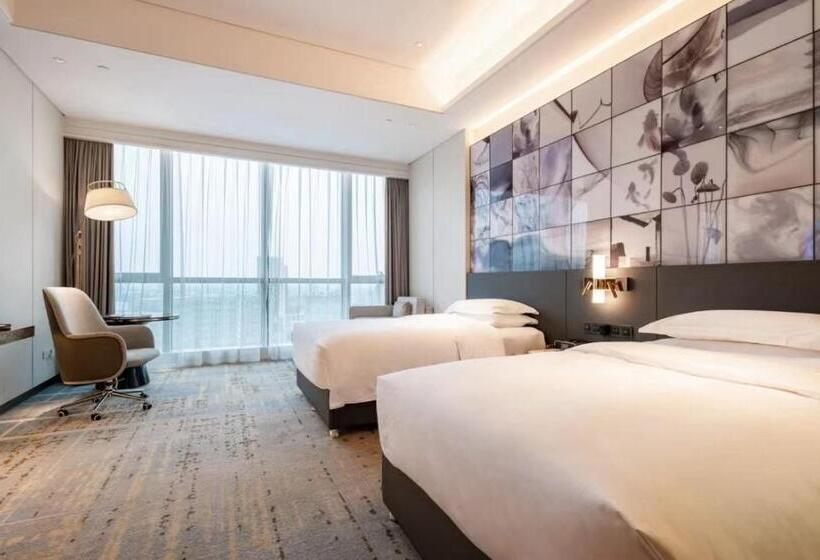 Номер Superior, Wyndham Grand Suzhou Fenhu