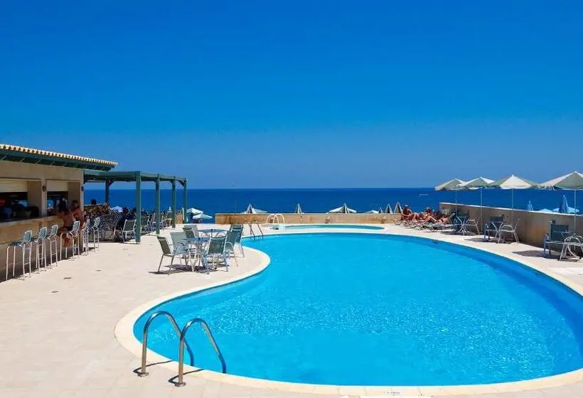 استودیو استاندارد با چشم‌انداز باغ, Lissos Beach