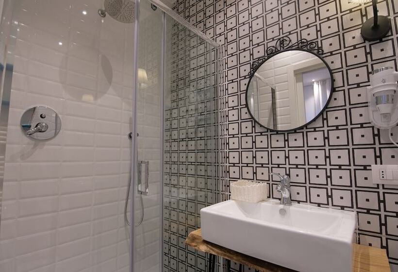 اتاق لوکس با چشمانداز شهر, Epoca Home