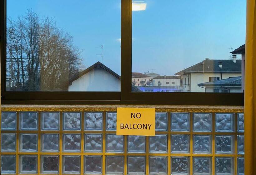 침실 3개 아파트, Faber Apartments Residence Style