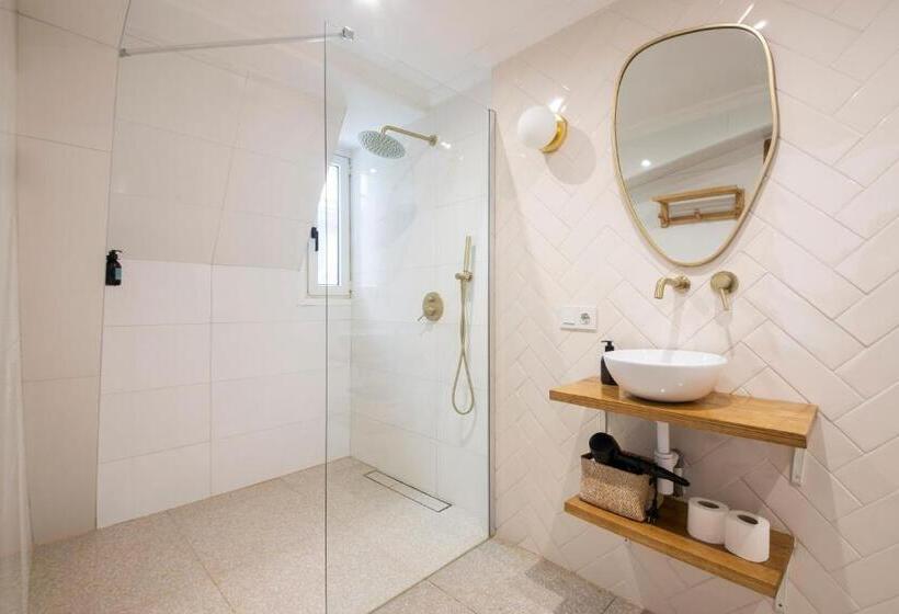 オーシャンビュースタンダードルームバルコニー付き, Far Out Inn