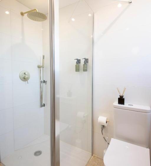 海景标准间带阳台, Far Out Inn