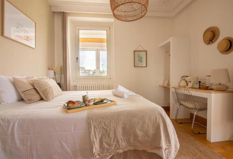 豪华海景房, Far Out Inn