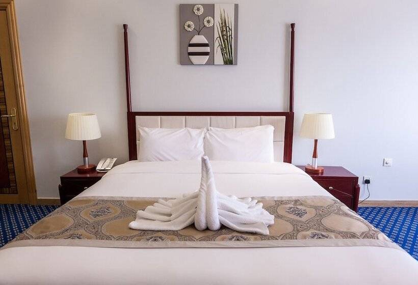 جناح إدارى, Red Castle