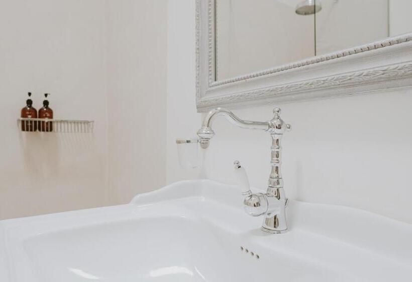 اتاق لوکس با چشم‌انداز شهر, Relais Monastero Santa Teresa  Albergo Diffuso