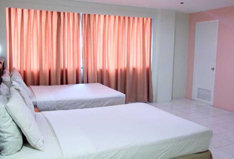 חדר משפחתי, Sunday Hostel