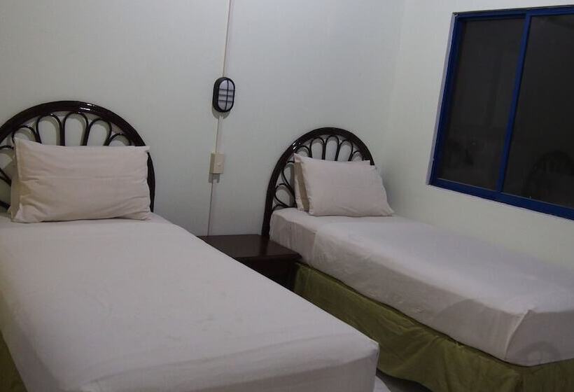Quarto Estandar, Sunday Hostel
