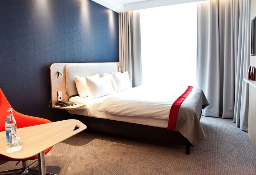 장애인을 위한 스탠다드 룸, Holiday Inn Express Frankfurt Airport   Raunheim, An Ihg