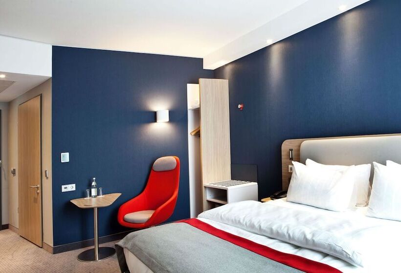 Номер Стандарт Адаптированный для Инвалидов, Holiday Inn Express Frankfurt Airport   Raunheim, An Ihg