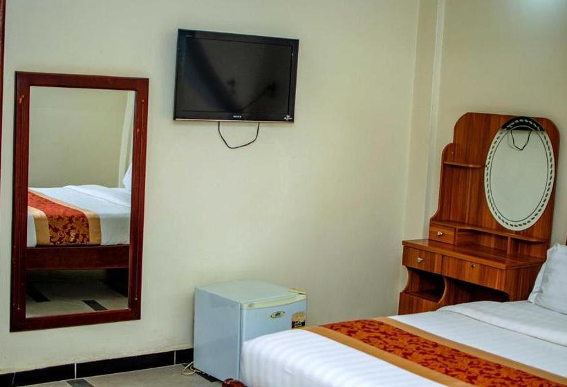 اتاق استاندارد یک نفره, La Grande