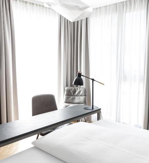 غرفة قياسية, Lend