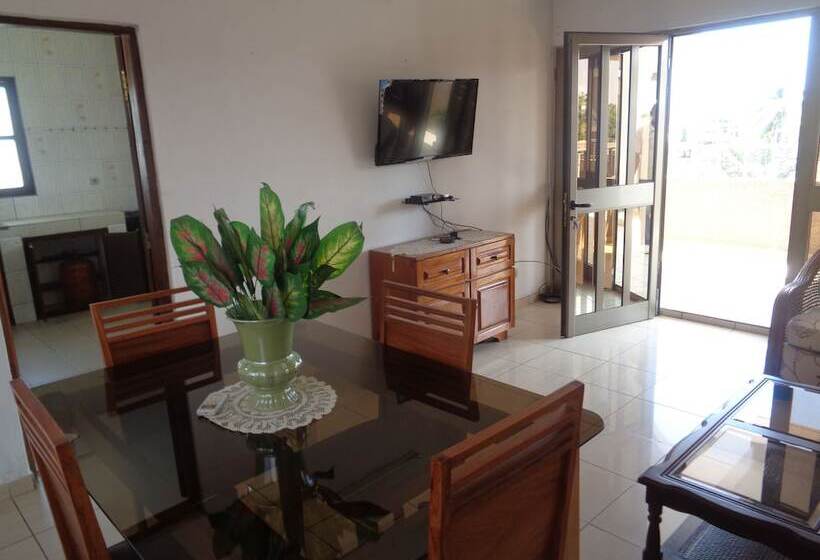 آپارتمان اقتصادی دو خوابه, Rosalie S Apparts