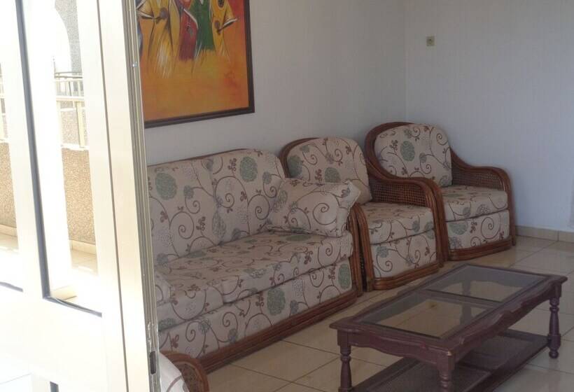 آپارتمان اقتصادی دو خوابه, Rosalie S Apparts