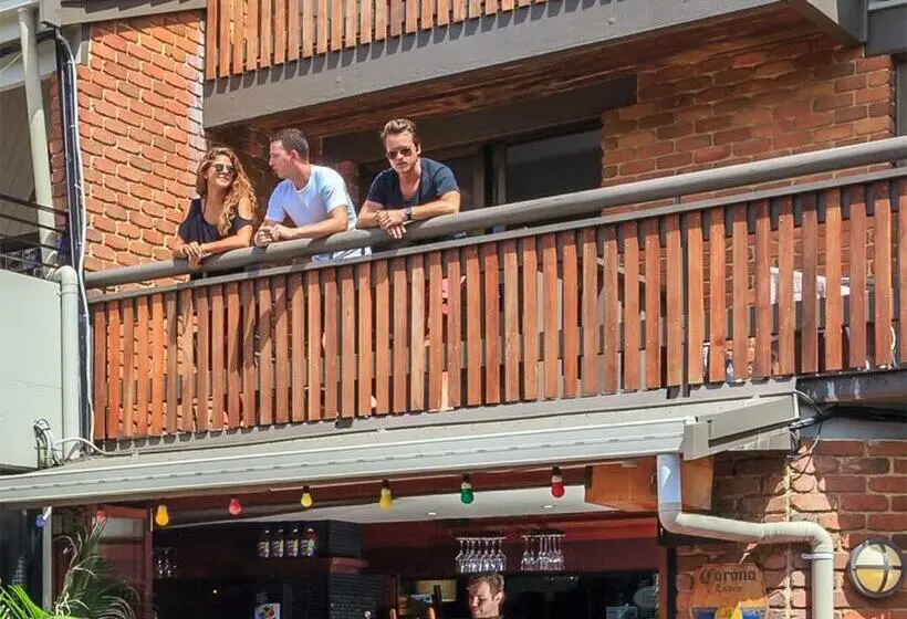 اتاق استاندارد با سرویس بهداشتی مشترک, Aquarius Backpackers Resort