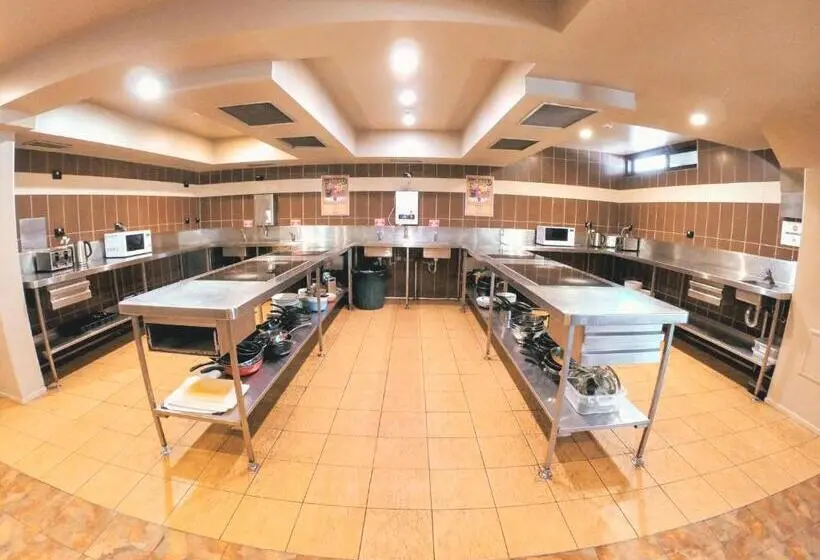 تختخواب در اتاق مشترک, Aquarius Backpackers Resort