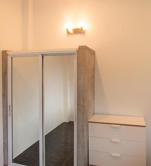 带2个卧室的别墅, Kiri Tawan