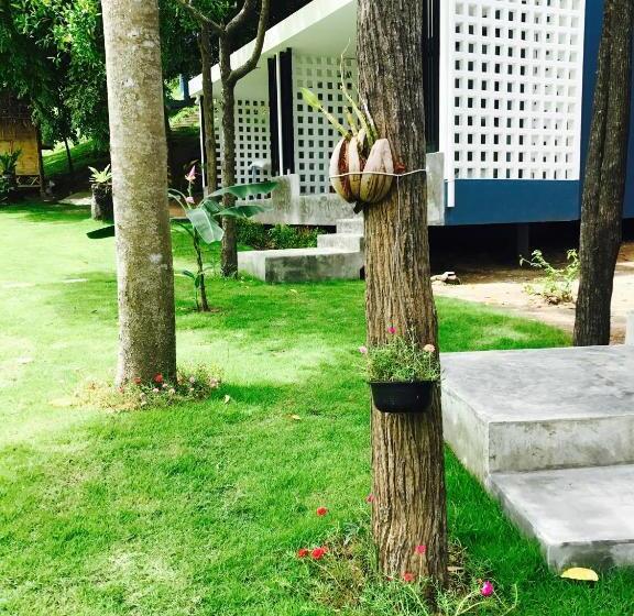 标准房带园景, Kiri Tawan