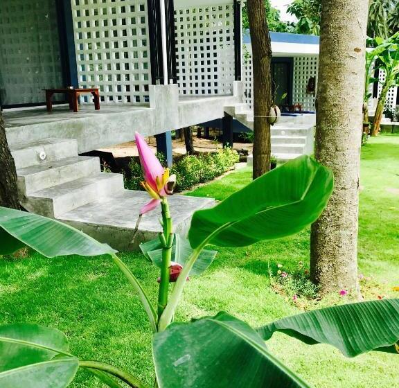 标准房带园景, Kiri Tawan