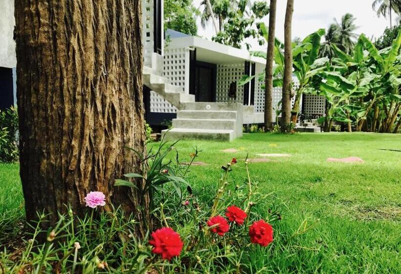 标准房带园景, Kiri Tawan