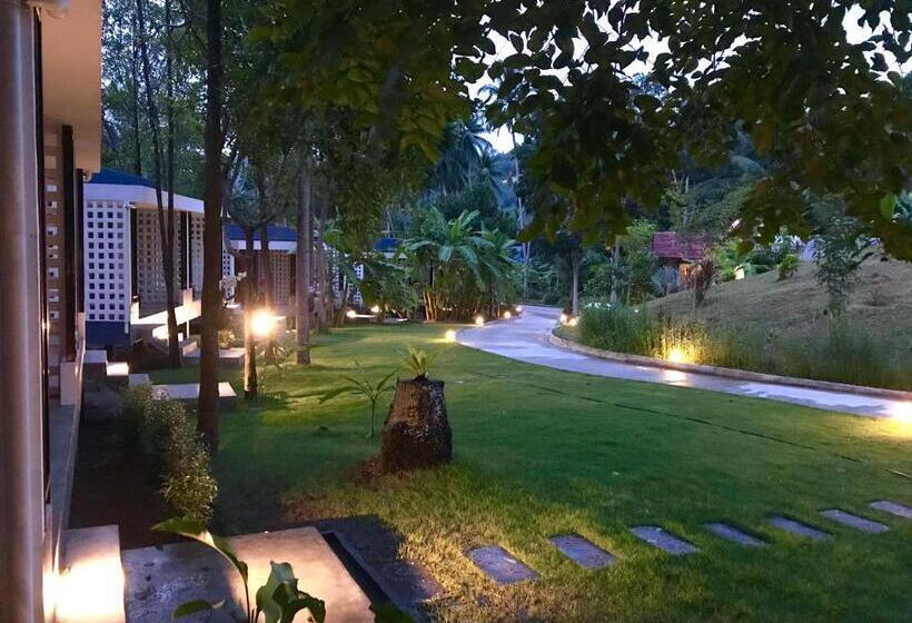 标准房带园景, Kiri Tawan